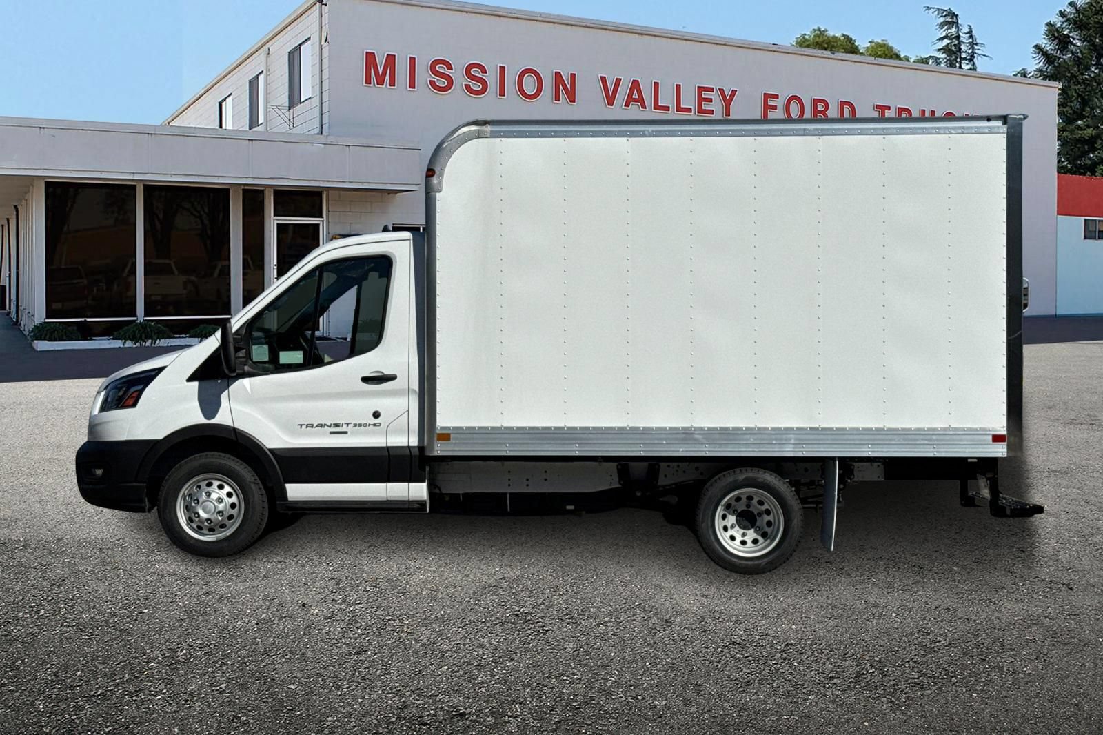 New 2025 Ford Transit 350 Low Roof DRW w/ Interior Upgrade Package RWD image 7