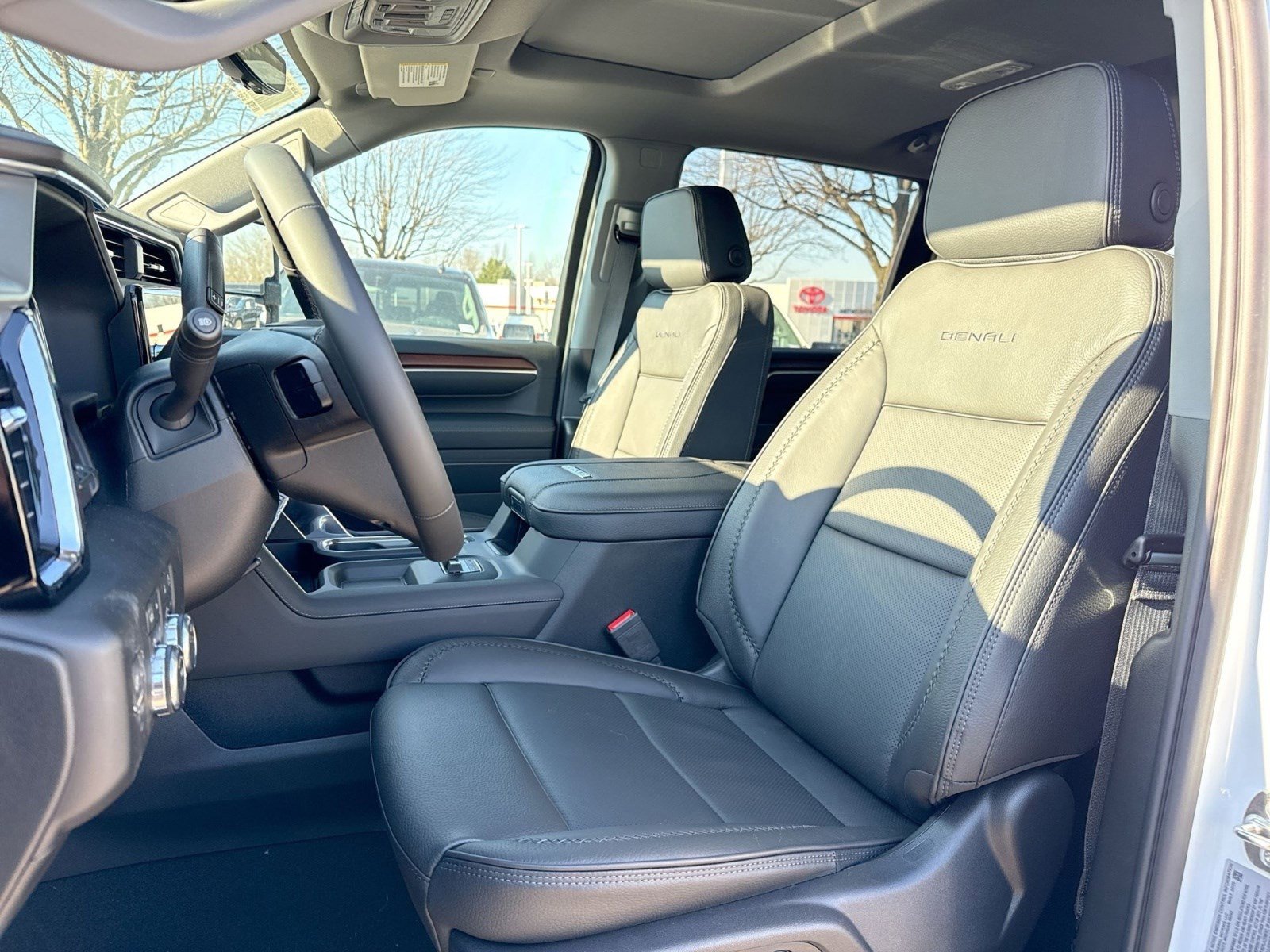 New 2026 GMC Sierra 2500 Denali w/ Denali Reserve Package image 13