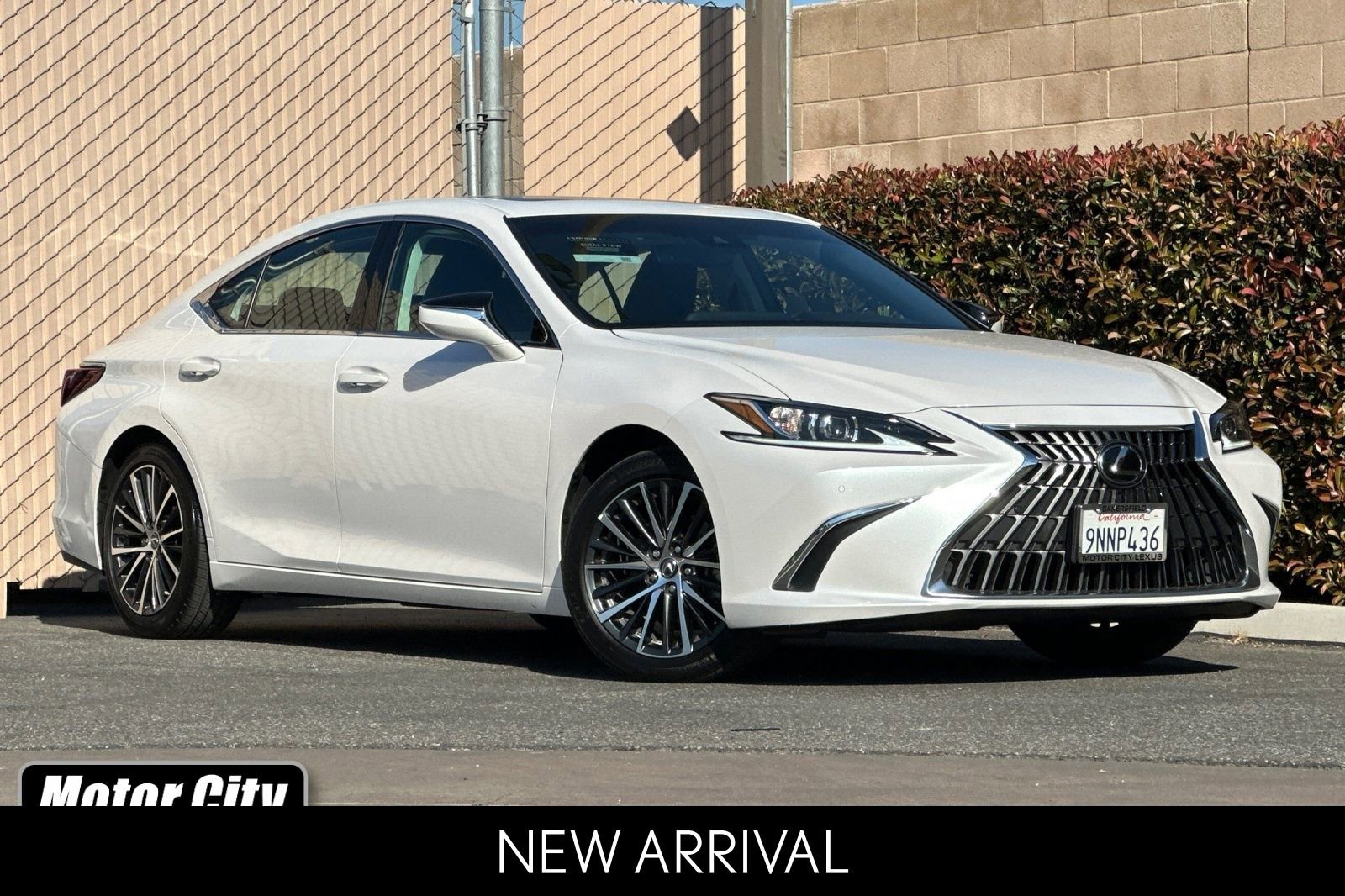 Certified 2024 Lexus ES 350 w/ Premium Package image 1