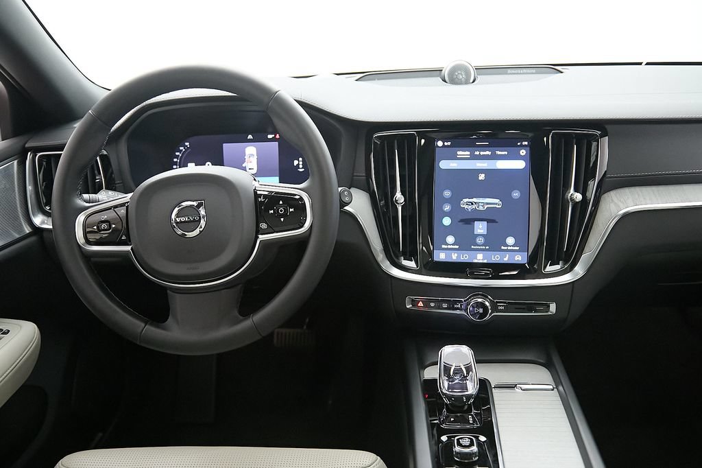 Certified 2024 Volvo V60 B5 Cross Country Ultimate AWD/4WD image 23