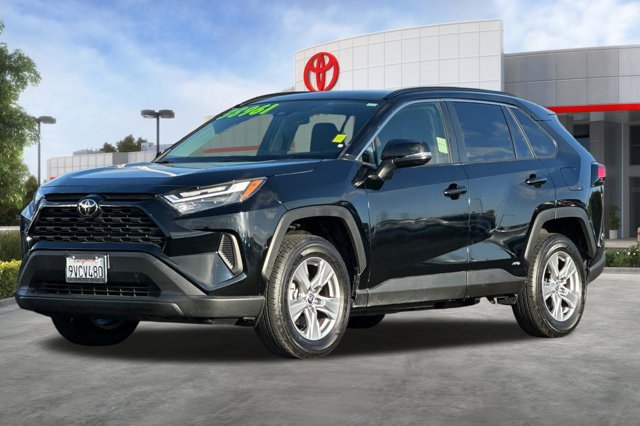 Used 2025 Toyota RAV4 XLE w/ Convenience Package AWD/4WD image 9