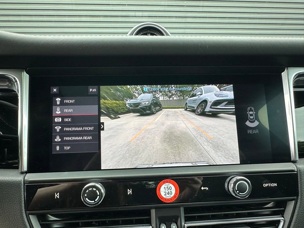Certified 2026 Porsche Macan AWD/4WD image 32