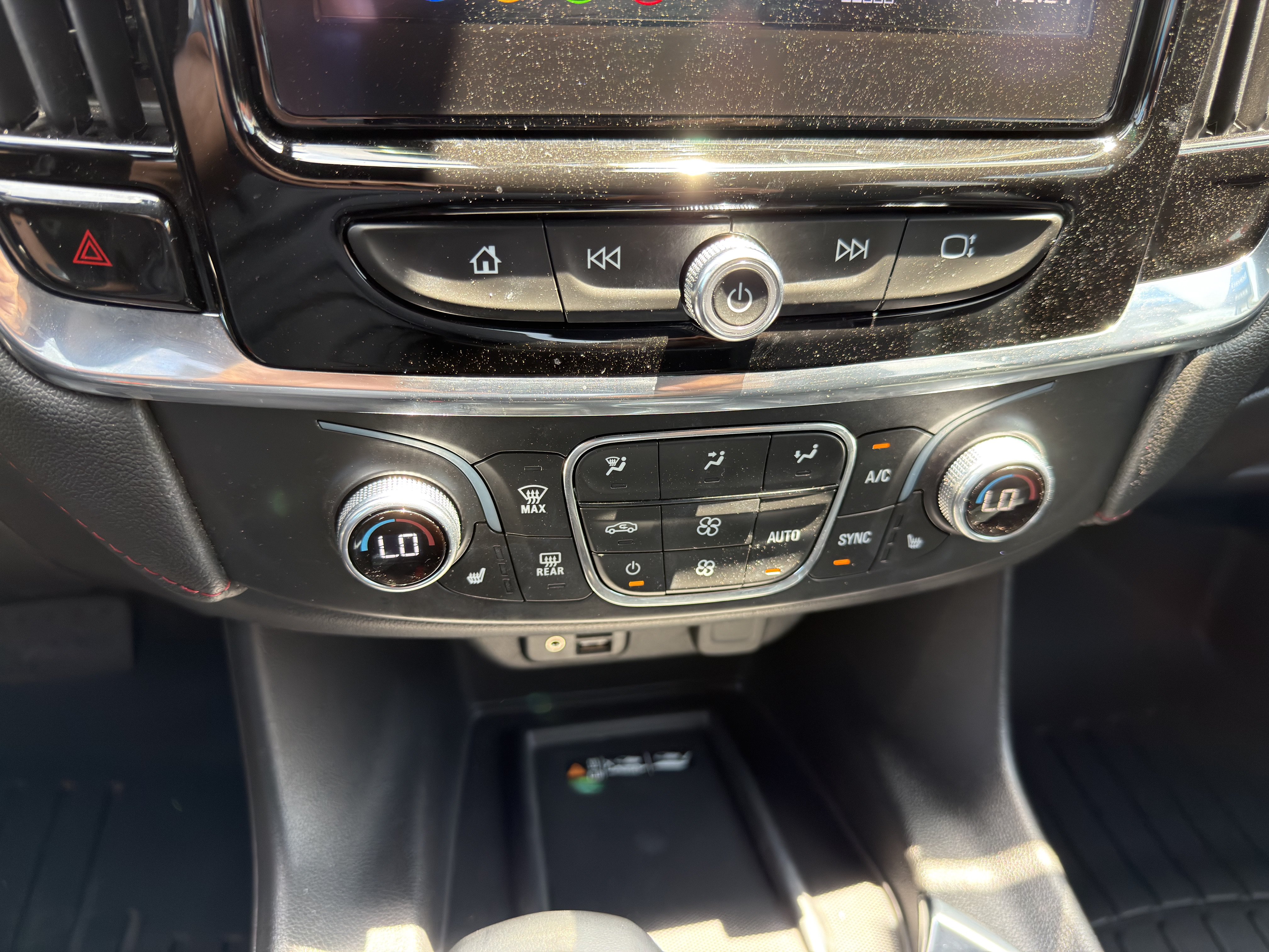 Used 2023 Chevrolet Traverse RS AWD/4WD image 36