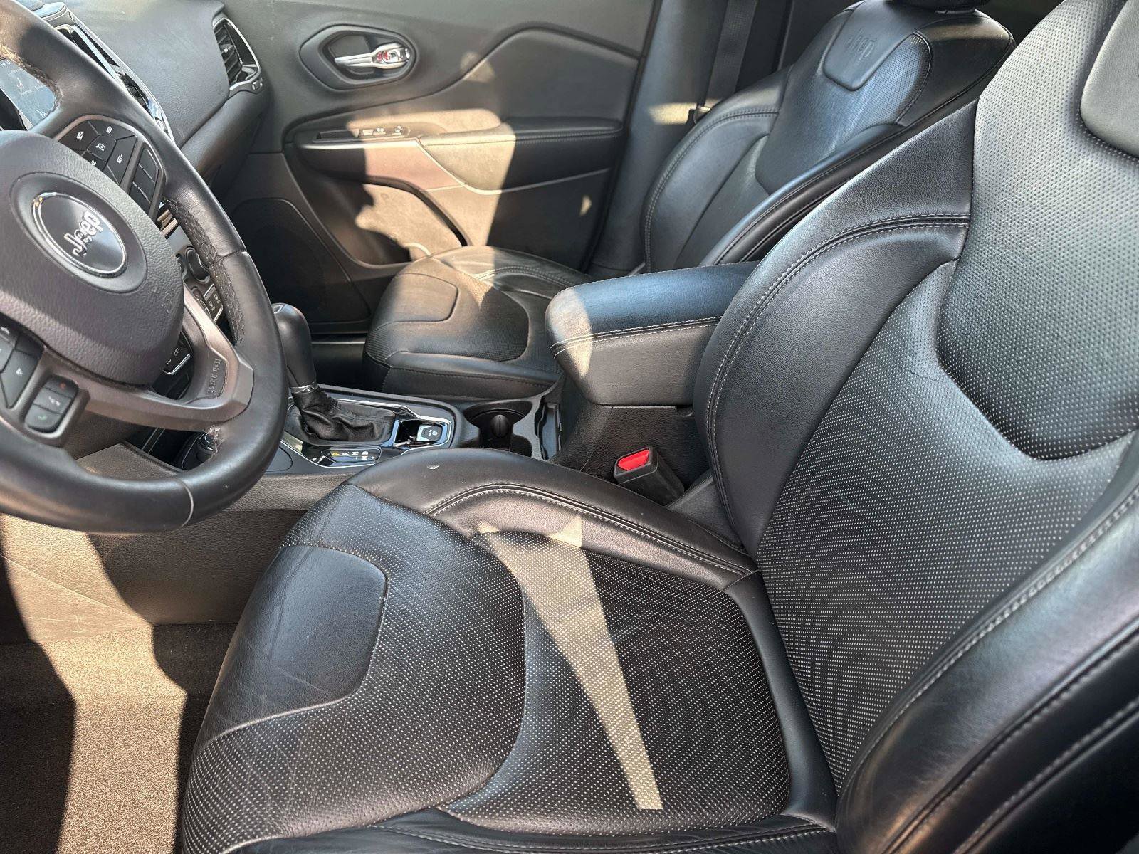 Used 2019 Jeep Cherokee Limited image 21