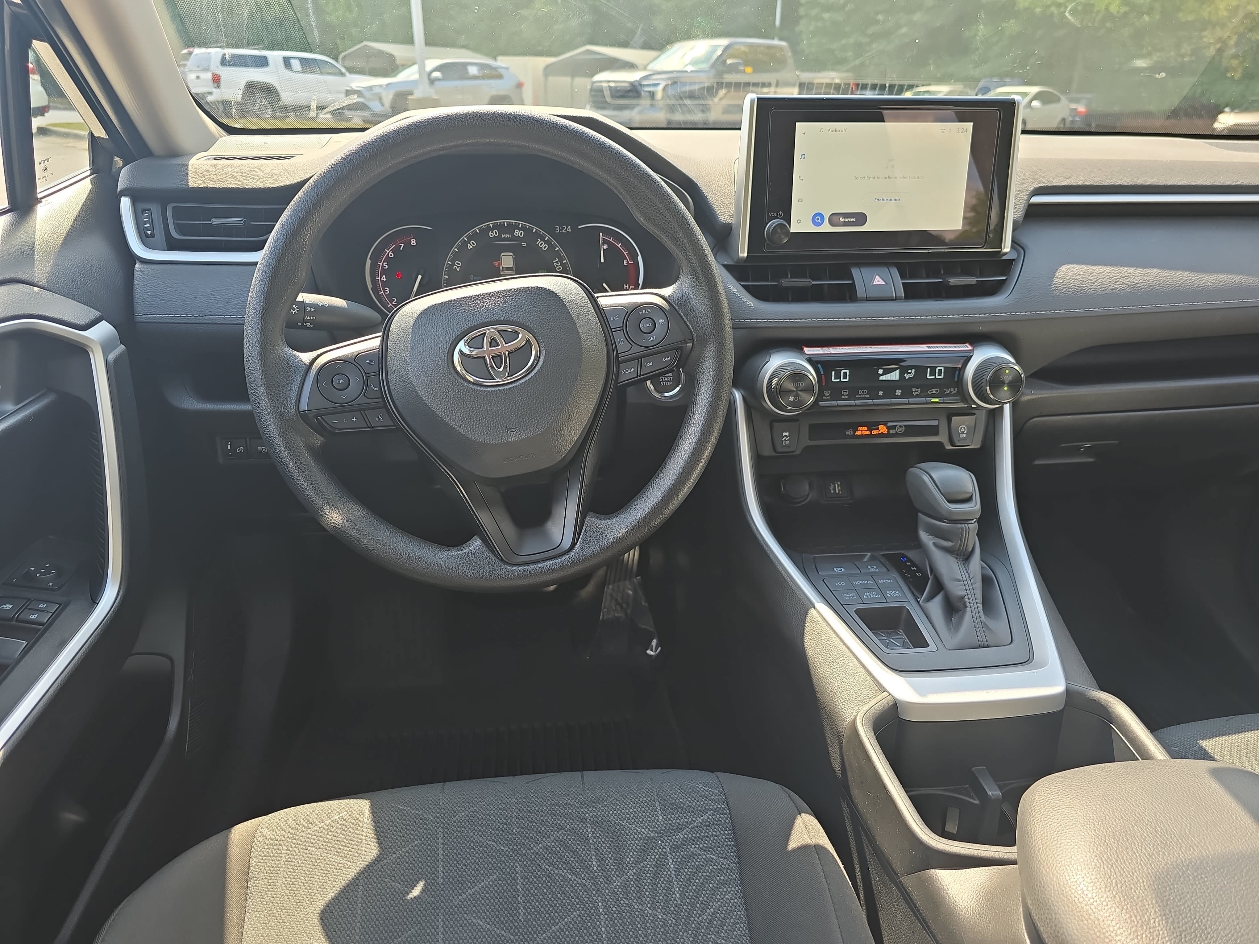 Used 2025 Toyota RAV4 XLE AWD/4WD image 14