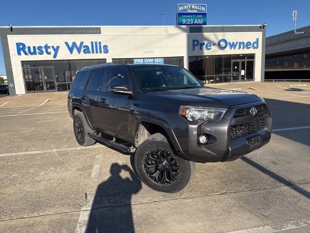 Used 2016 Toyota 4Runner image 1