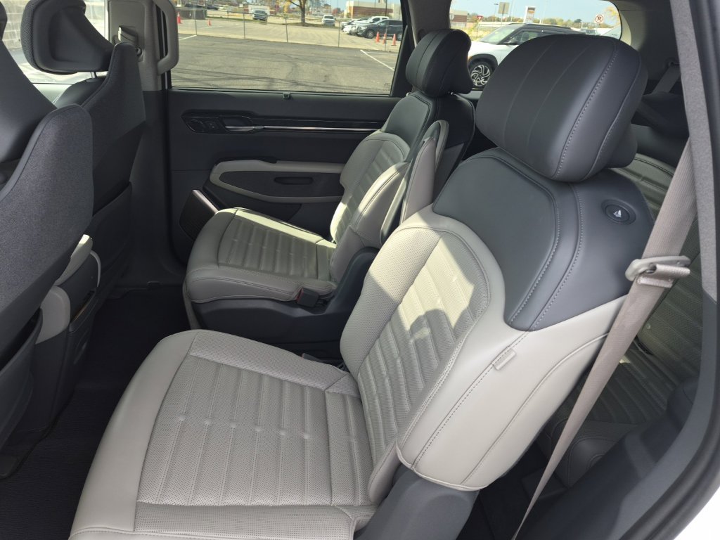 Used 2024 Kia EV9 Land AWD/4WD image 13