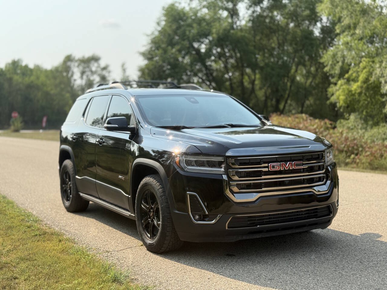 Used 2023 GMC Acadia AT4 w/ Technology Package AWD/4WD image 4