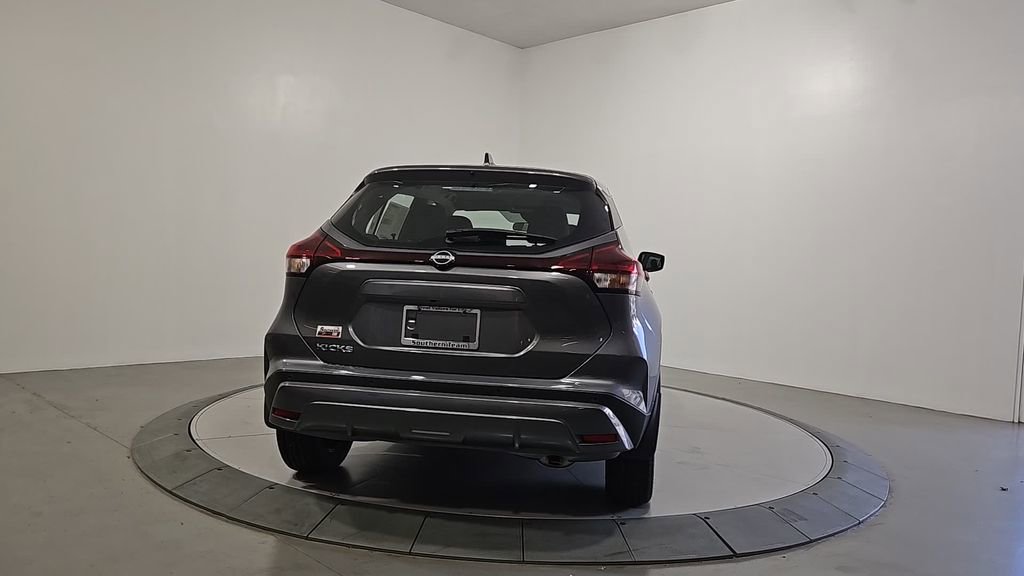 New 2025 Nissan Kicks Play S image 4