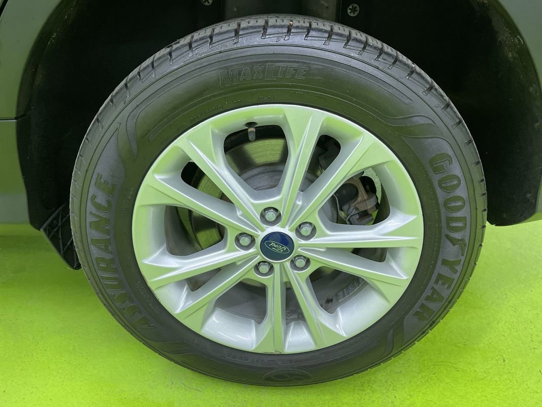 Used 2018 Ford Escape SEL image 15