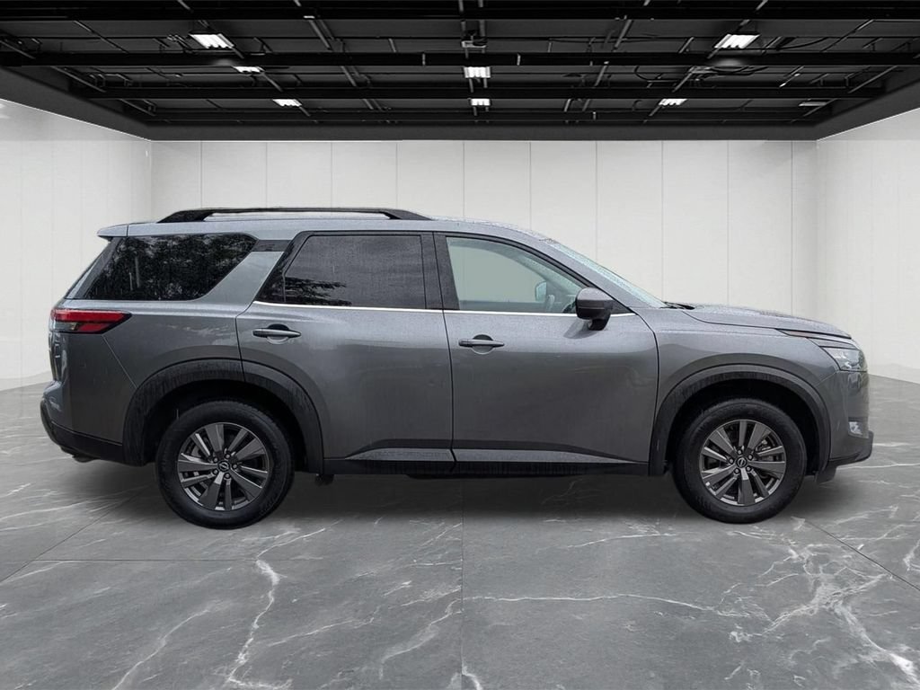 Used 2025 Nissan Pathfinder SV AWD/4WD image 12