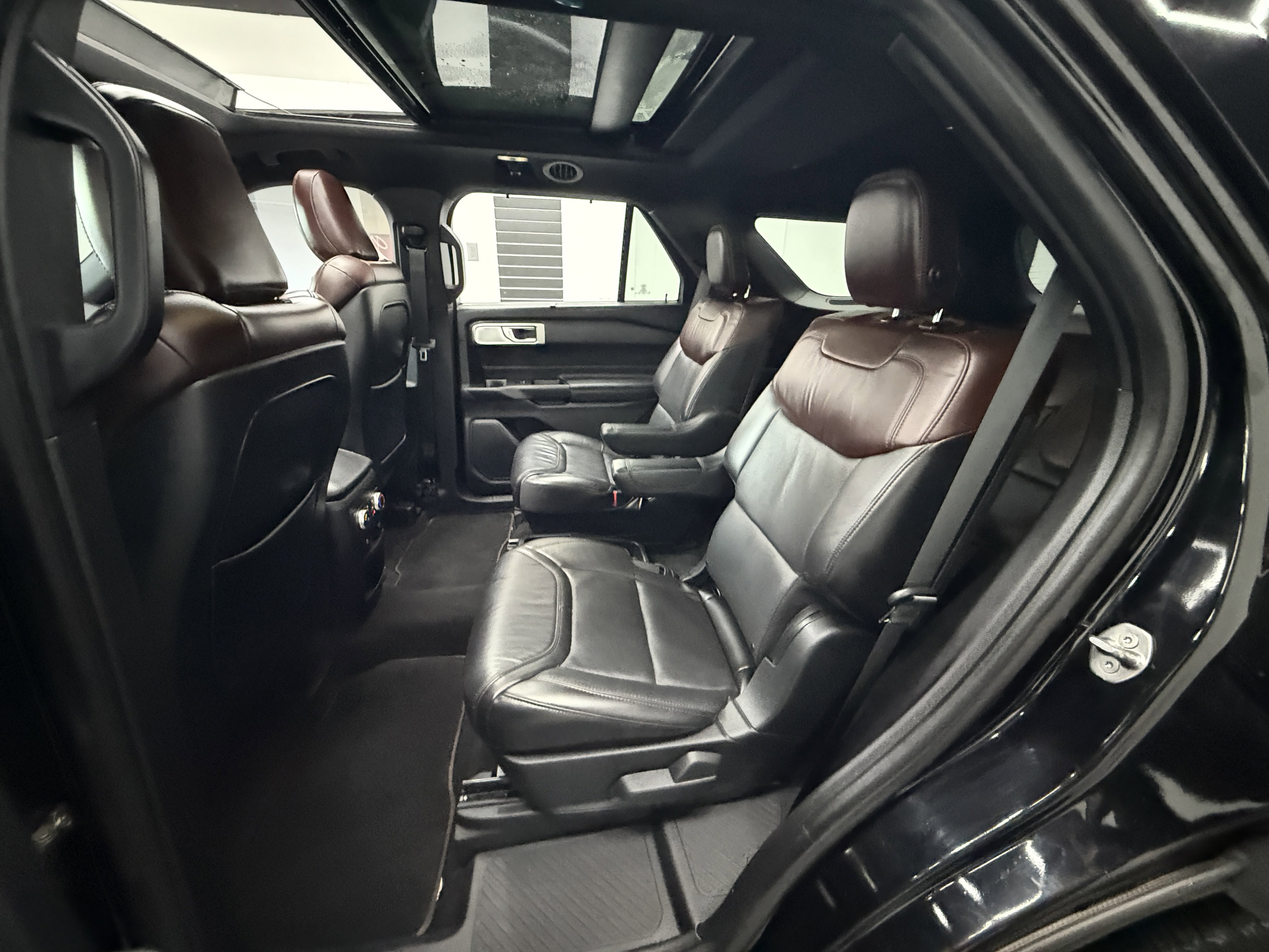 Used 2020 Ford Explorer Platinum image 26