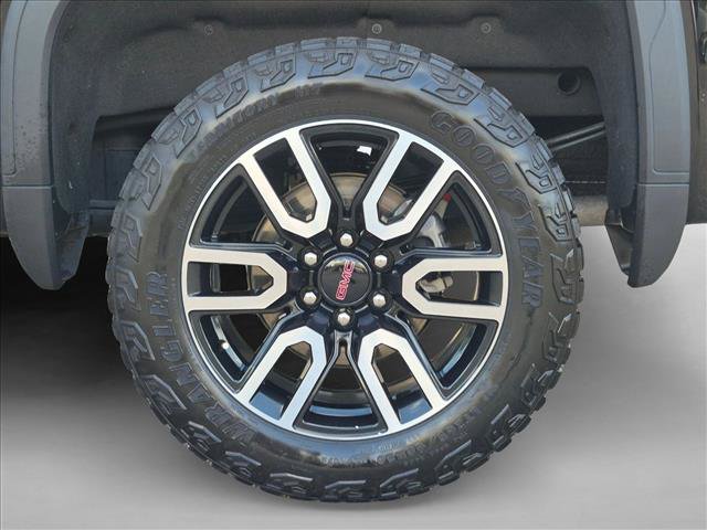 Used 2024 GMC Sierra 1500 AT4 w/ Technology Package AWD/4WD image 22