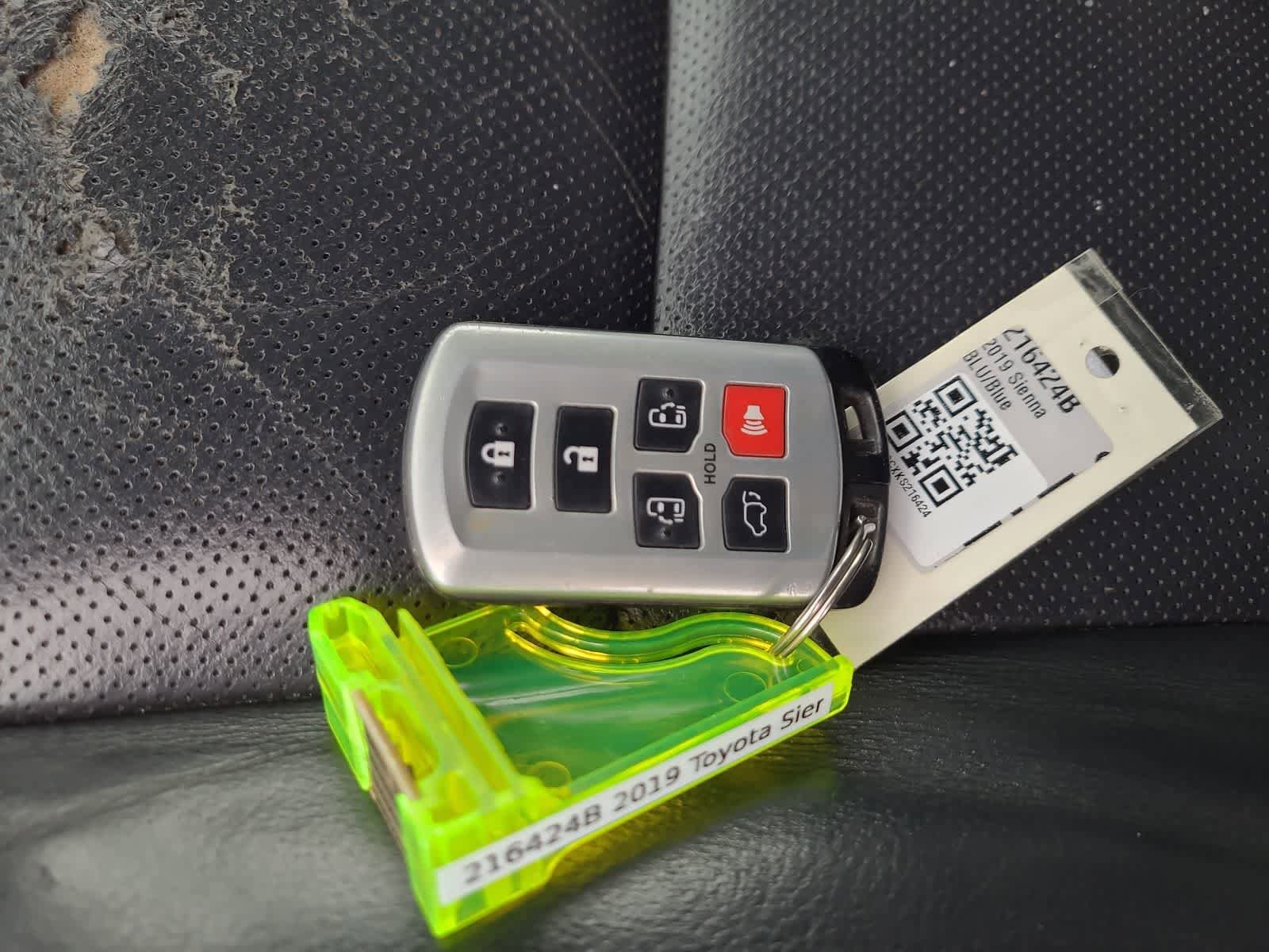 Used 2019 Toyota Sienna SE w/ SE Preferred Package AWD/4WD image 28