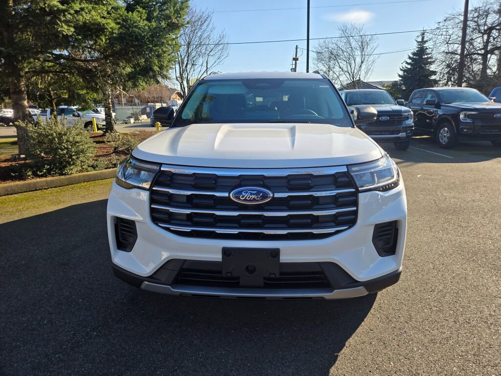 New 2026 Ford Explorer Active image 2