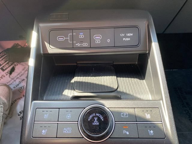Used 2024 Hyundai Kona Limited AWD/4WD image 11