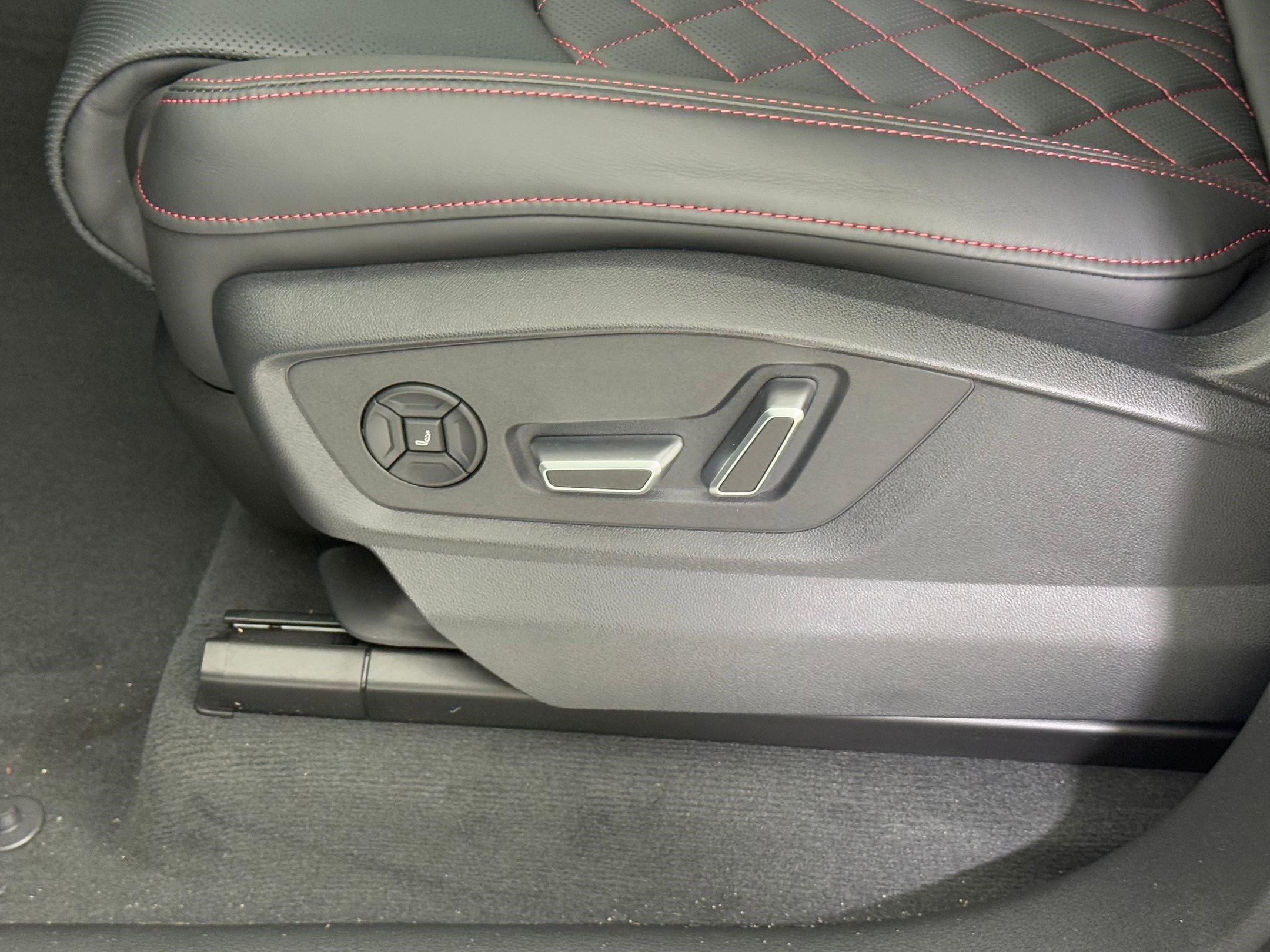 New 2026 Audi SQ8 Prestige image 15