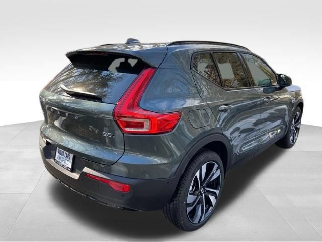 New 2026 Volvo XC40 B5 Ultra w/ Climate Package AWD/4WD image 7