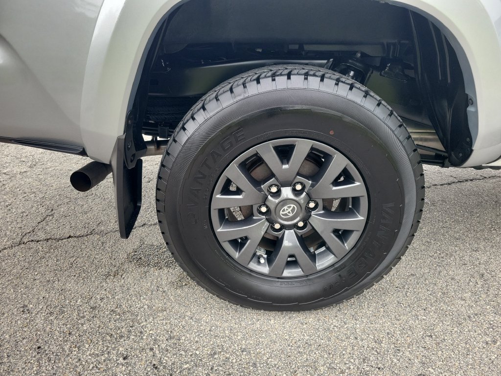 Certified 2023 Toyota Tacoma SR5 AWD/4WD image 30