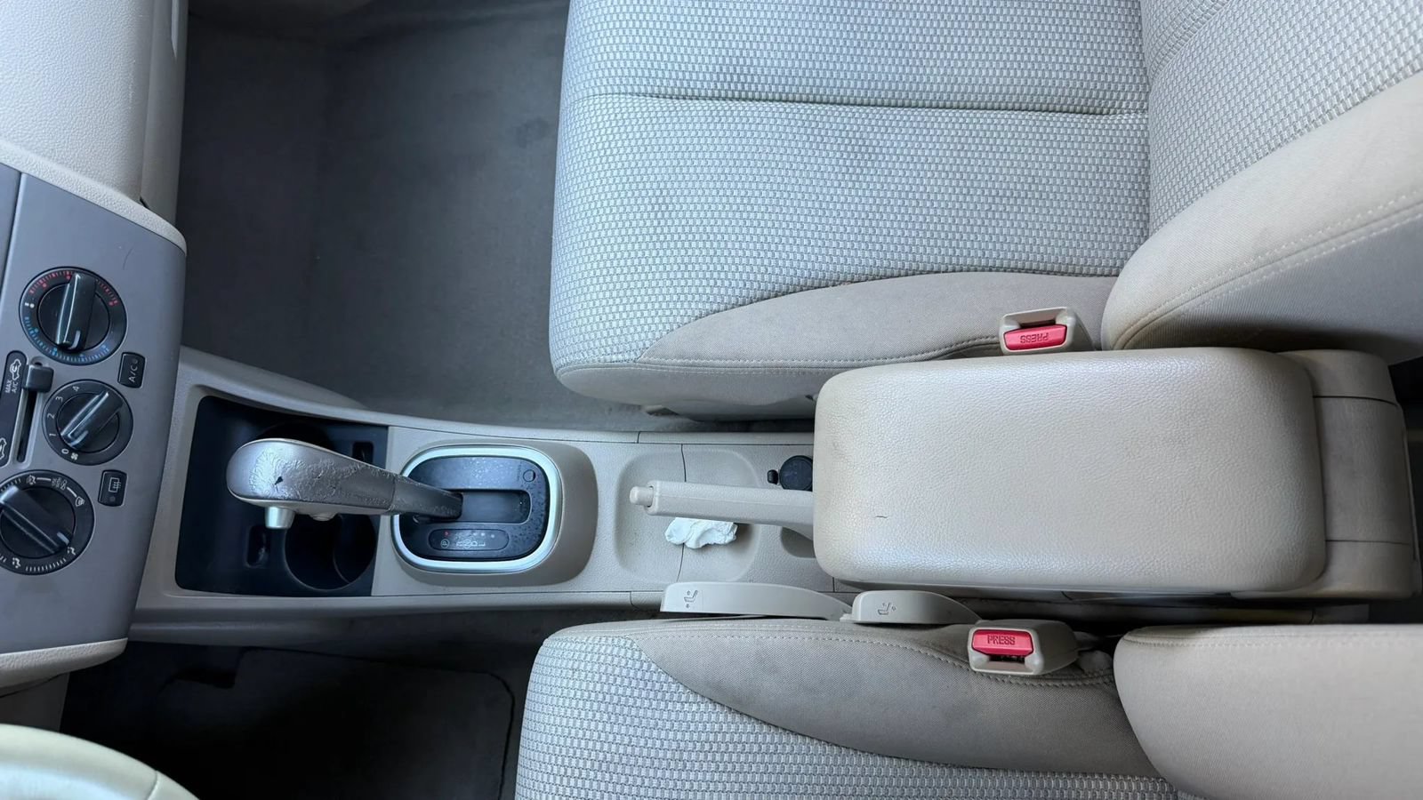 Used 2007 Nissan Versa Hatchback w/ Convenience Pkg FWD image 18