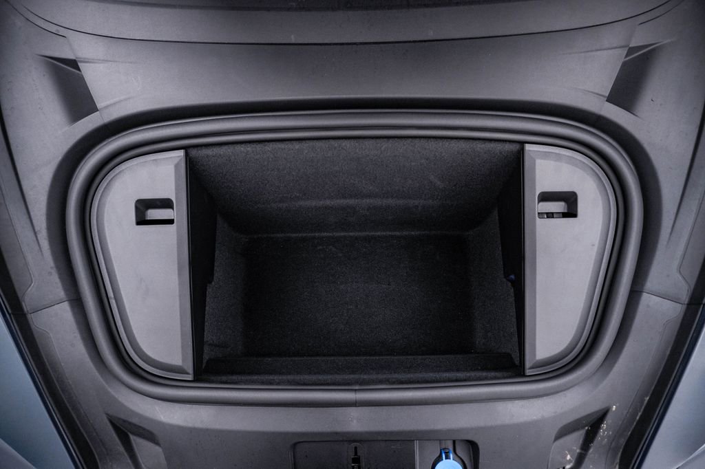 New 2026 Porsche Taycan 4S AWD/4WD image 29