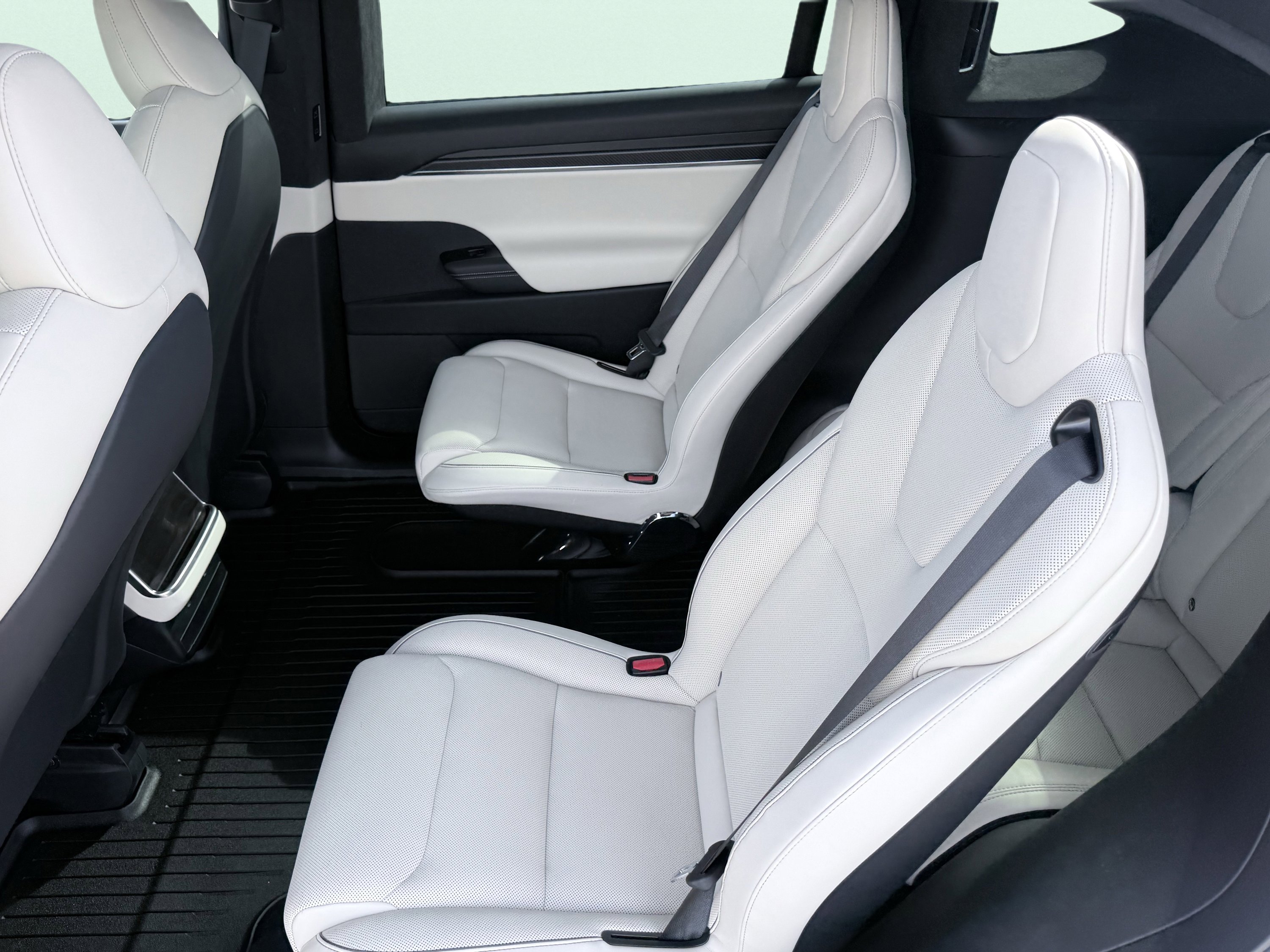 Used 2025 Tesla Model X Plaid image 43