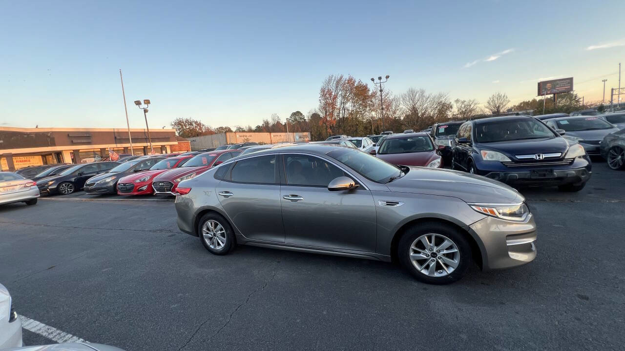Used 2018 Kia Optima LX FWD image 1
