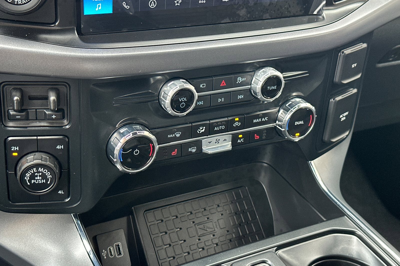 New 2025 Ford F150 XLT w/ Equipment Group 302A MID image 20