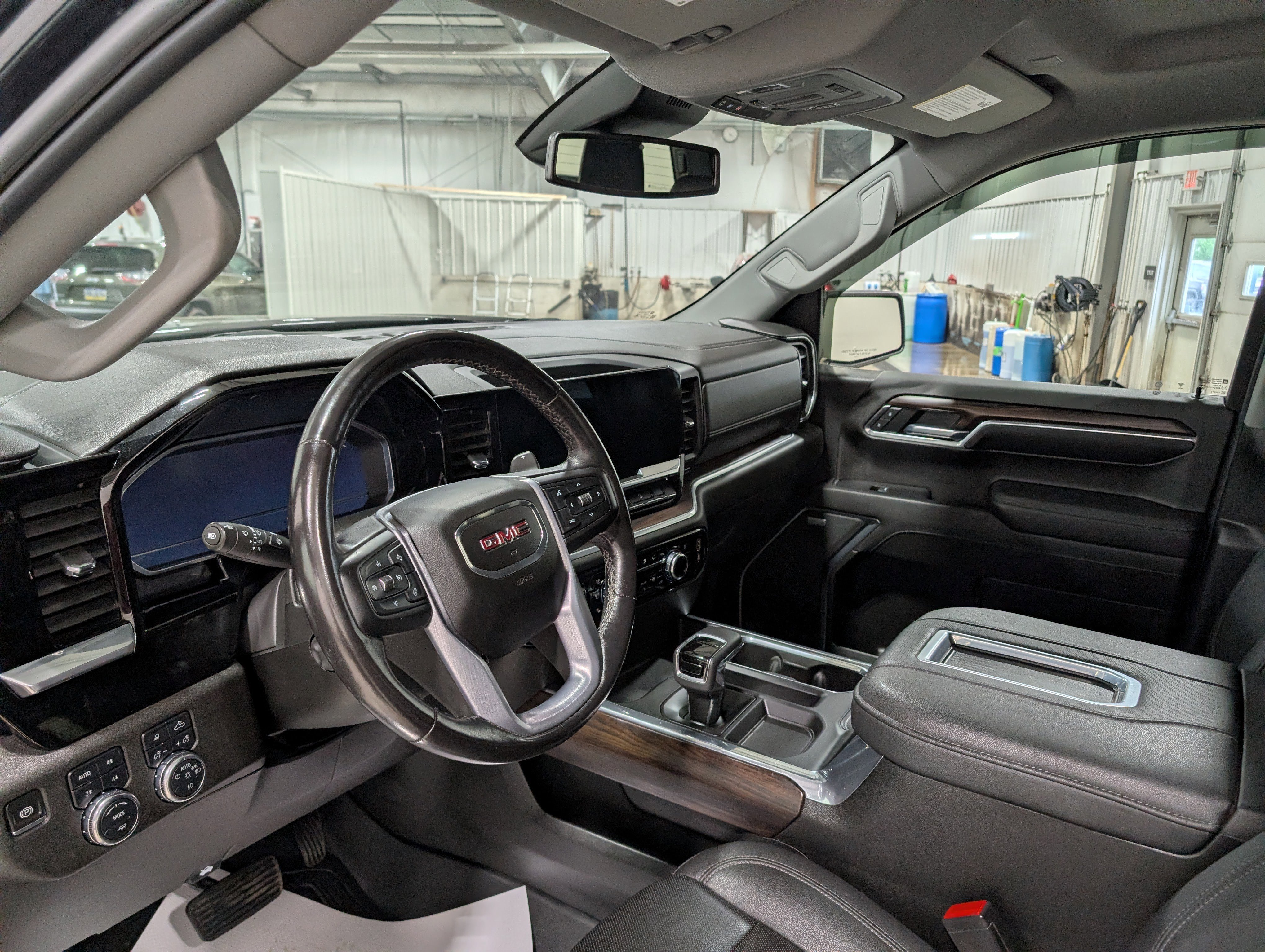 Used 2022 GMC Sierra 1500 SLT AWD/4WD image 13