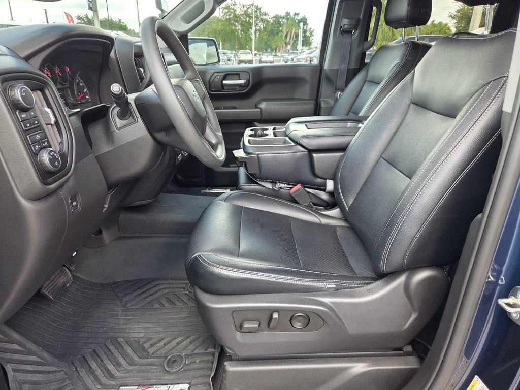 Certified 2023 Chevrolet Silverado 1500 Custom Trail Boss w/ LPO, Dark Essentials Package AWD/4WD image 5