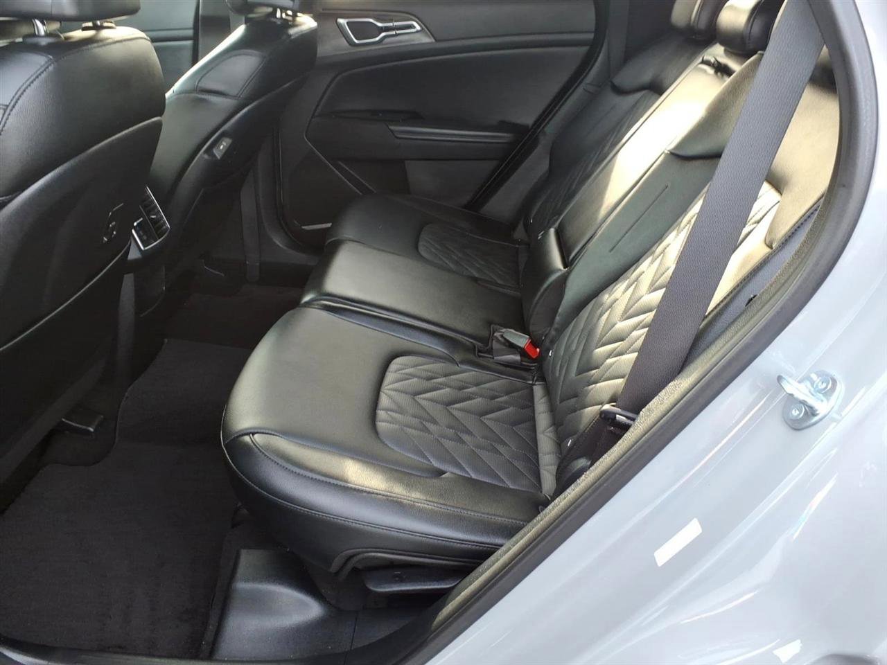 Used 2023 Kia Sportage X-Line w/ X-Line Premium Package image 9