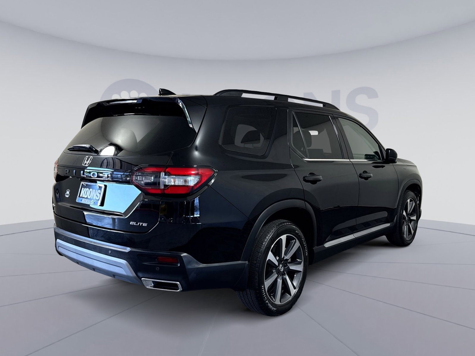 Used 2025 Honda Pilot Elite image 7
