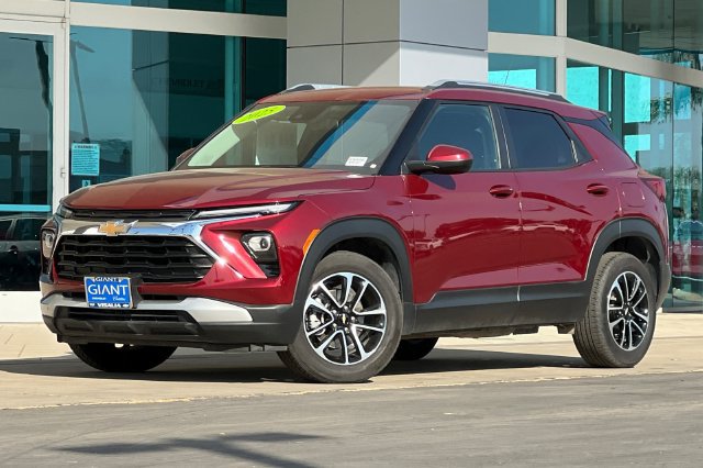 Used 2025 Chevrolet TrailBlazer LT FWD image 8