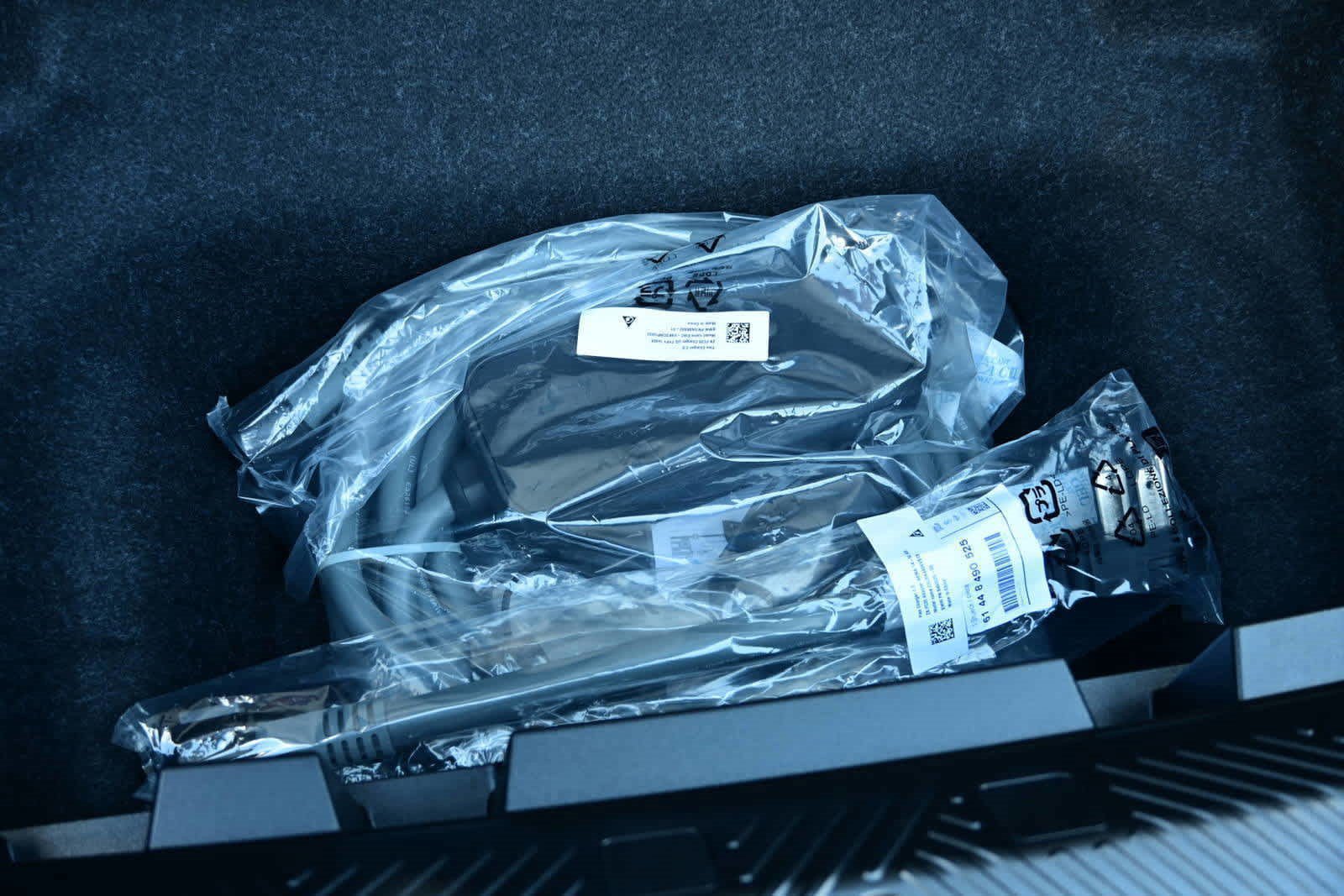 Used 2025 BMW i5 eDrive40i w/ Premium Package RWD image 28