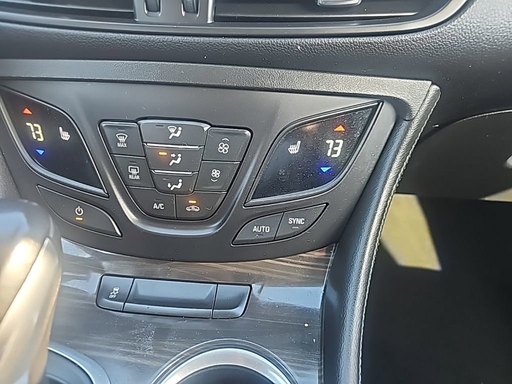 Used 2019 Buick Envision Essence image 25