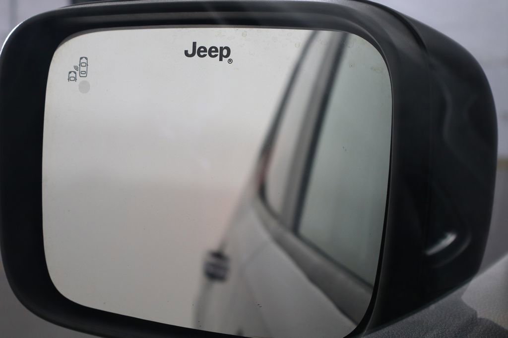 Used 2018 Jeep Renegade Trailhawk w/ Safety & Security Group image 38