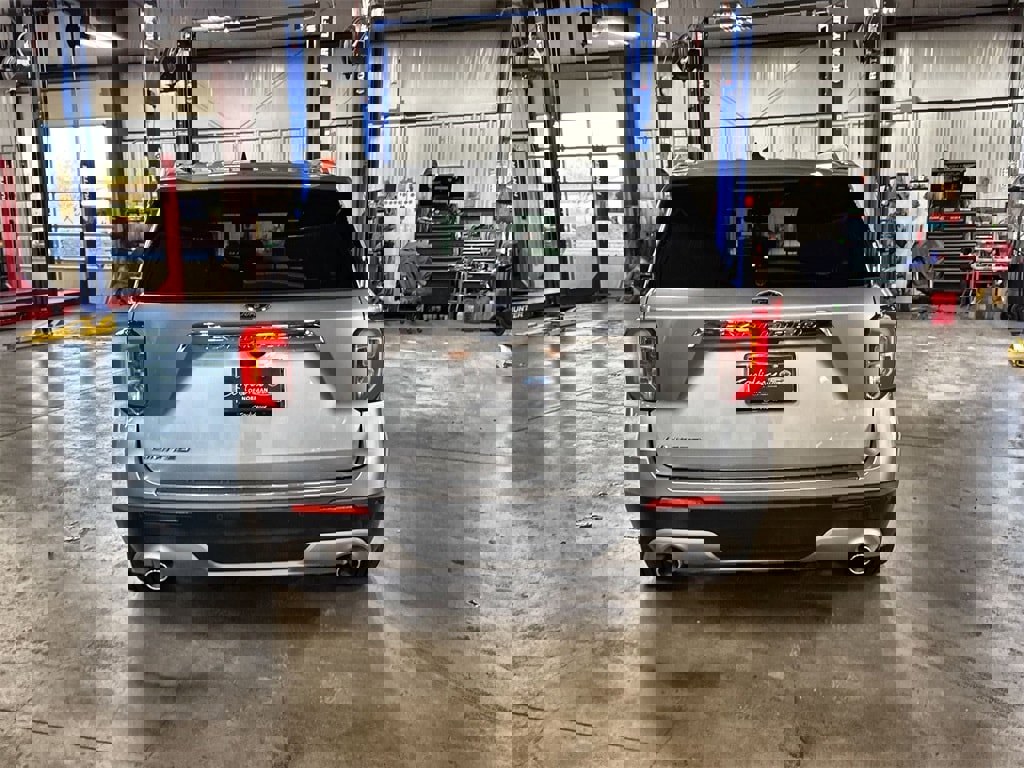 Used 2022 Ford Explorer Limited image 7