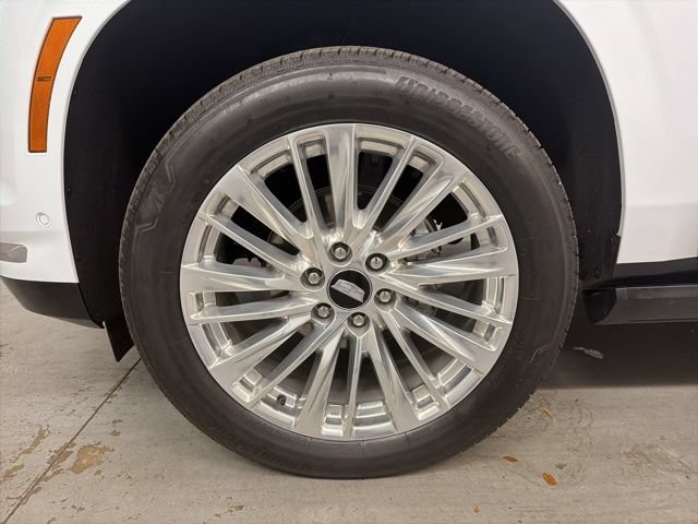 Certified 2026 Cadillac Escalade Luxury w/ LPO, Floor Liner Package RWD image 9