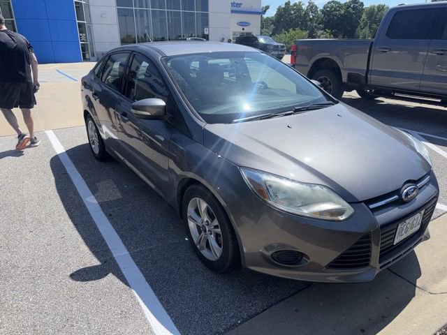 Used 2014 Ford Focus SE w/ SE Winter Package FWD image 11