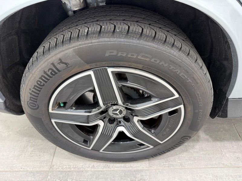 New 2025 Mercedes-Benz GLC 350e 4MATIC image 3