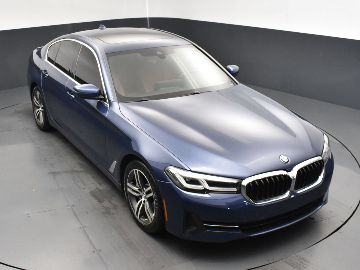 Used 2021 BMW 530i xDrive w/ Convenience Package AWD/4WD image 16