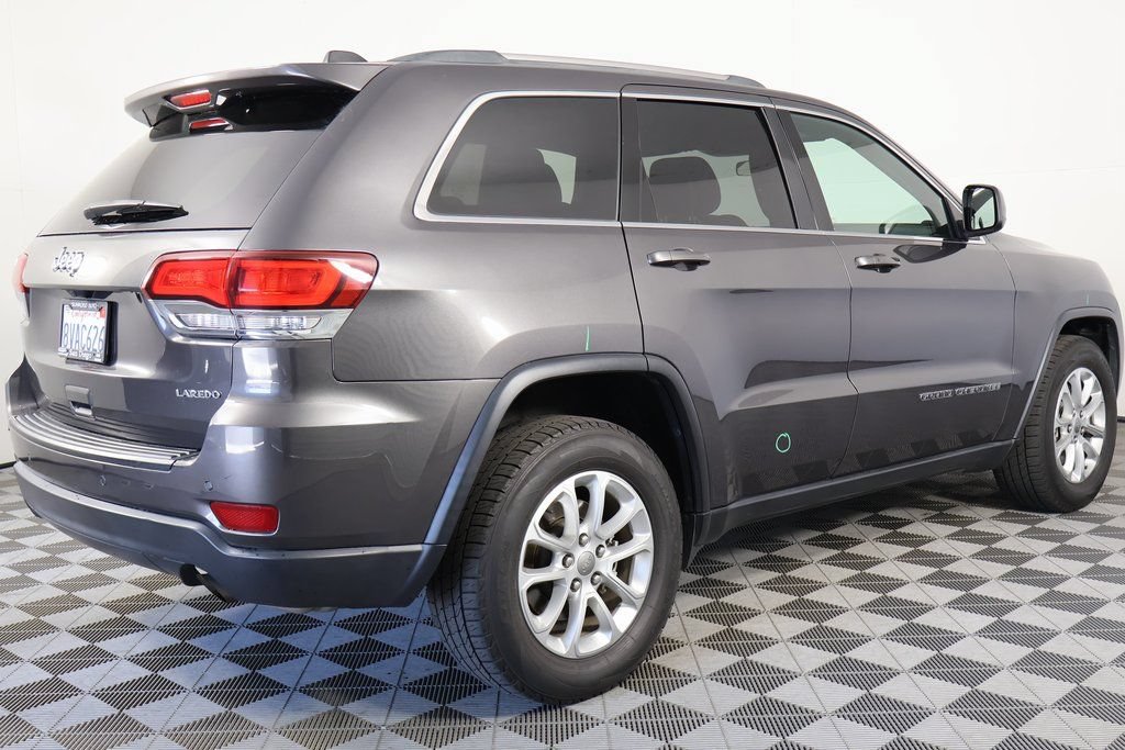 Used 2021 Jeep Grand Cherokee Laredo RWD image 4