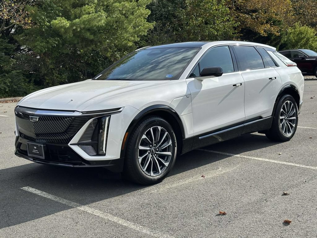 Certified 2024 Cadillac Lyriq Sport w/ LPO, Floor Liner Package AWD/4WD image 21