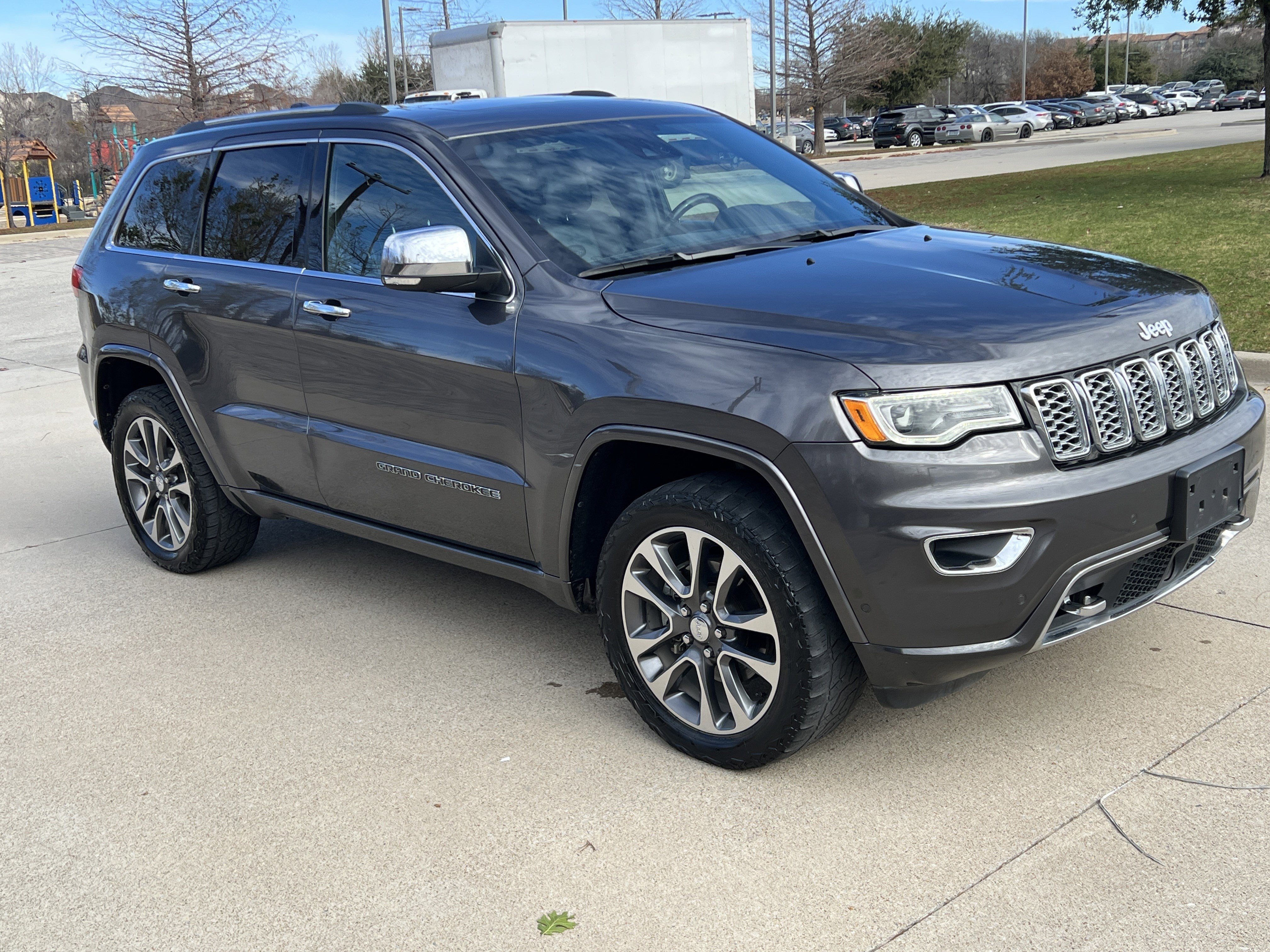 Used 2017 Jeep Grand Cherokee Overland w/ Jeep Active Safety Group image 2