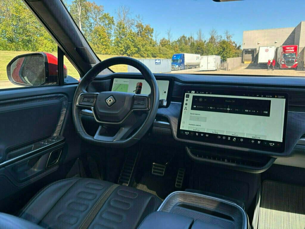 Used 2022 Rivian R1T Launch Edition image 25