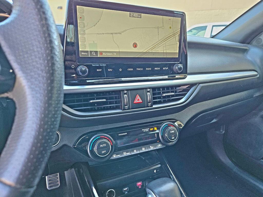 Used 2024 Kia Forte GT-Line w/ GT-Line Premium Package image 15