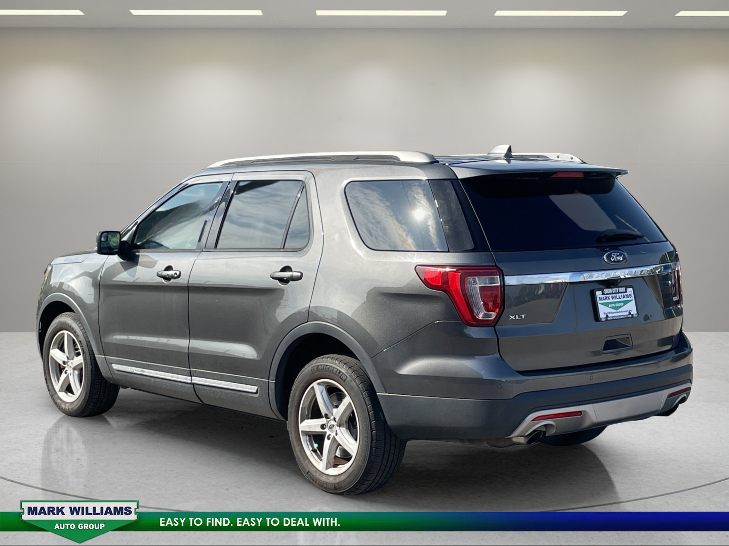 Used 2016 Ford Explorer XLT w/ Equipment Group 202A AWD/4WD image 6