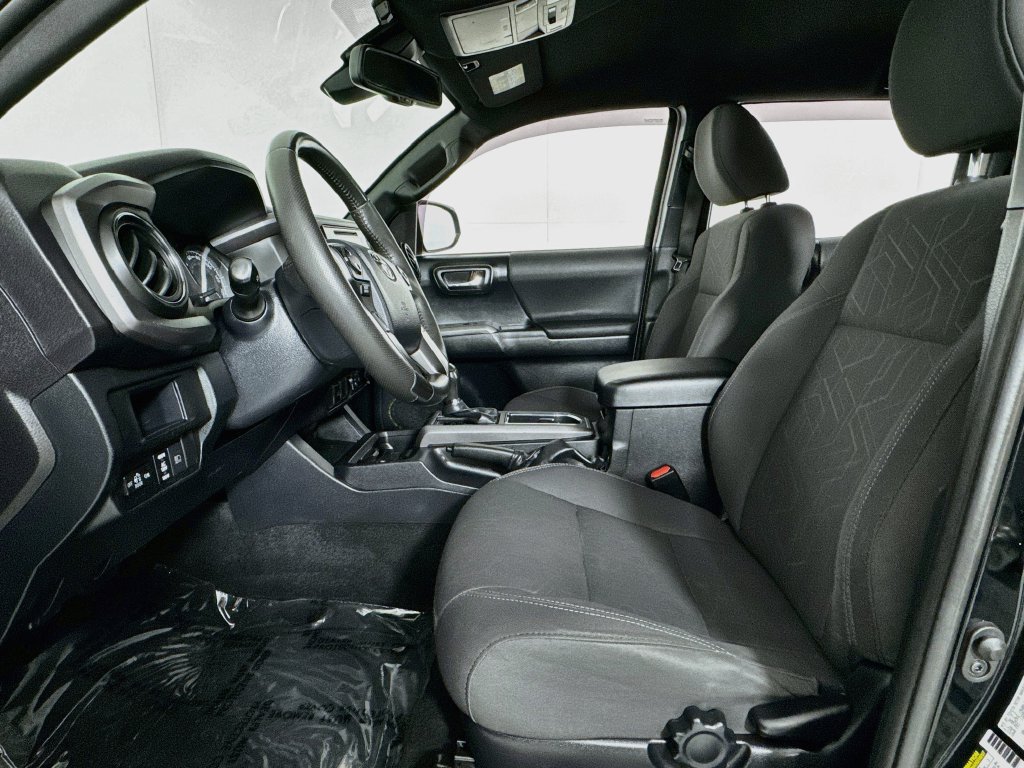 Used 2019 Toyota Tacoma TRD Sport AWD/4WD image 11