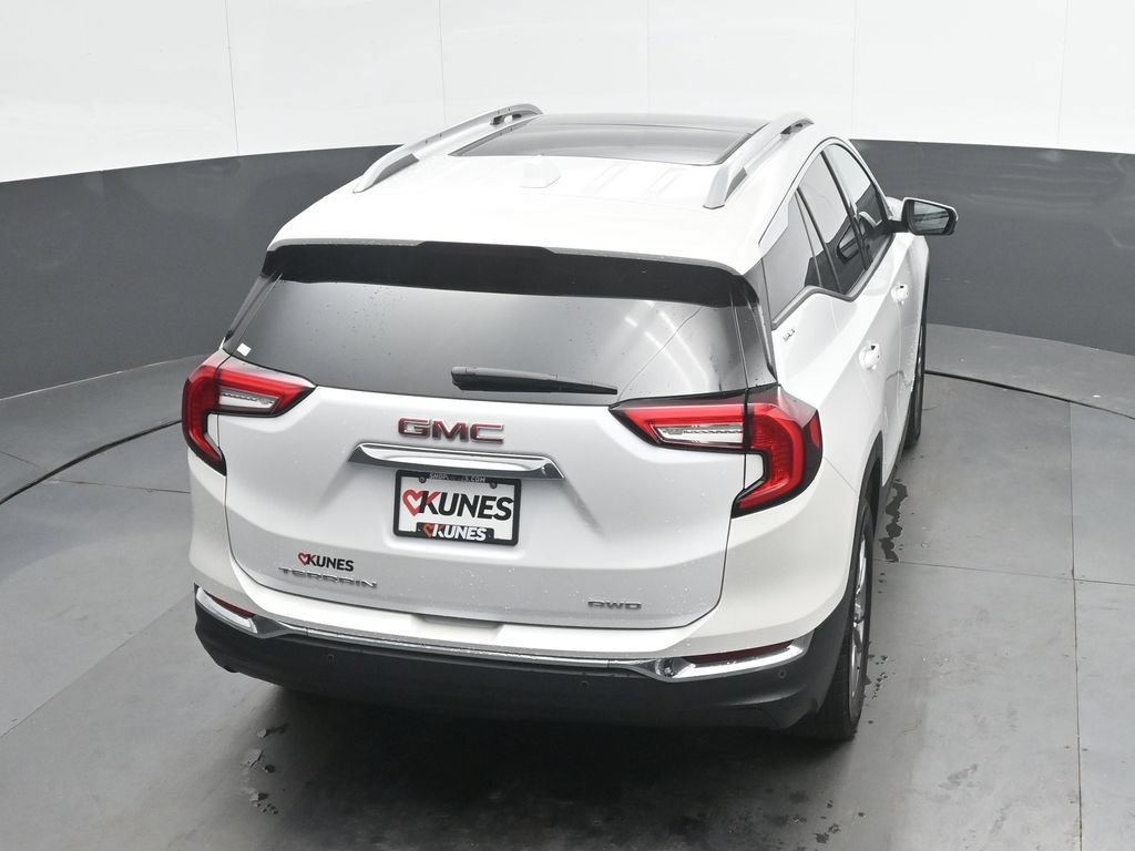 Used 2024 GMC Terrain SLT w/ Infotainment Package II AWD/4WD image 30