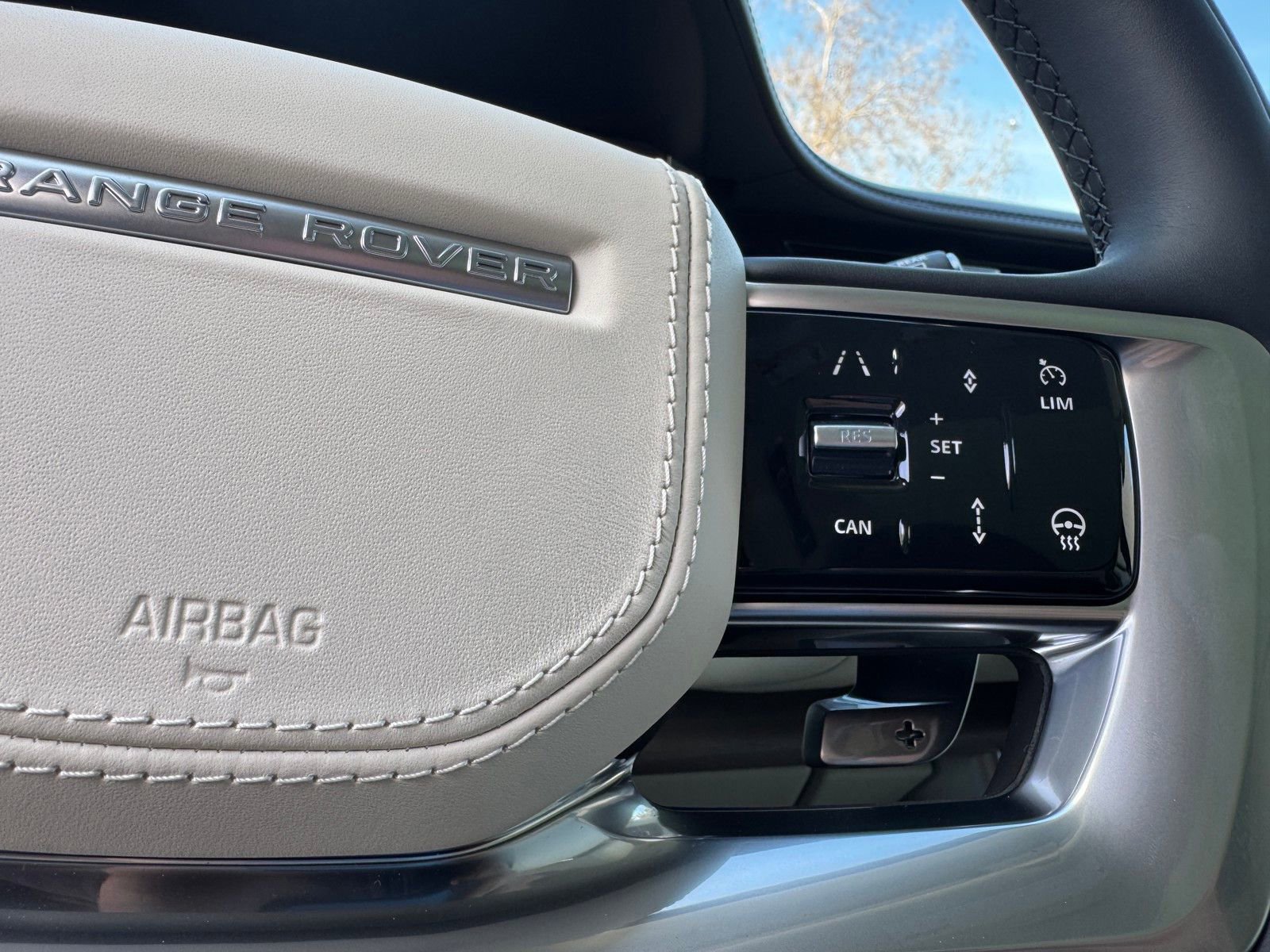 New 2026 Land Rover Range Rover SE image 13